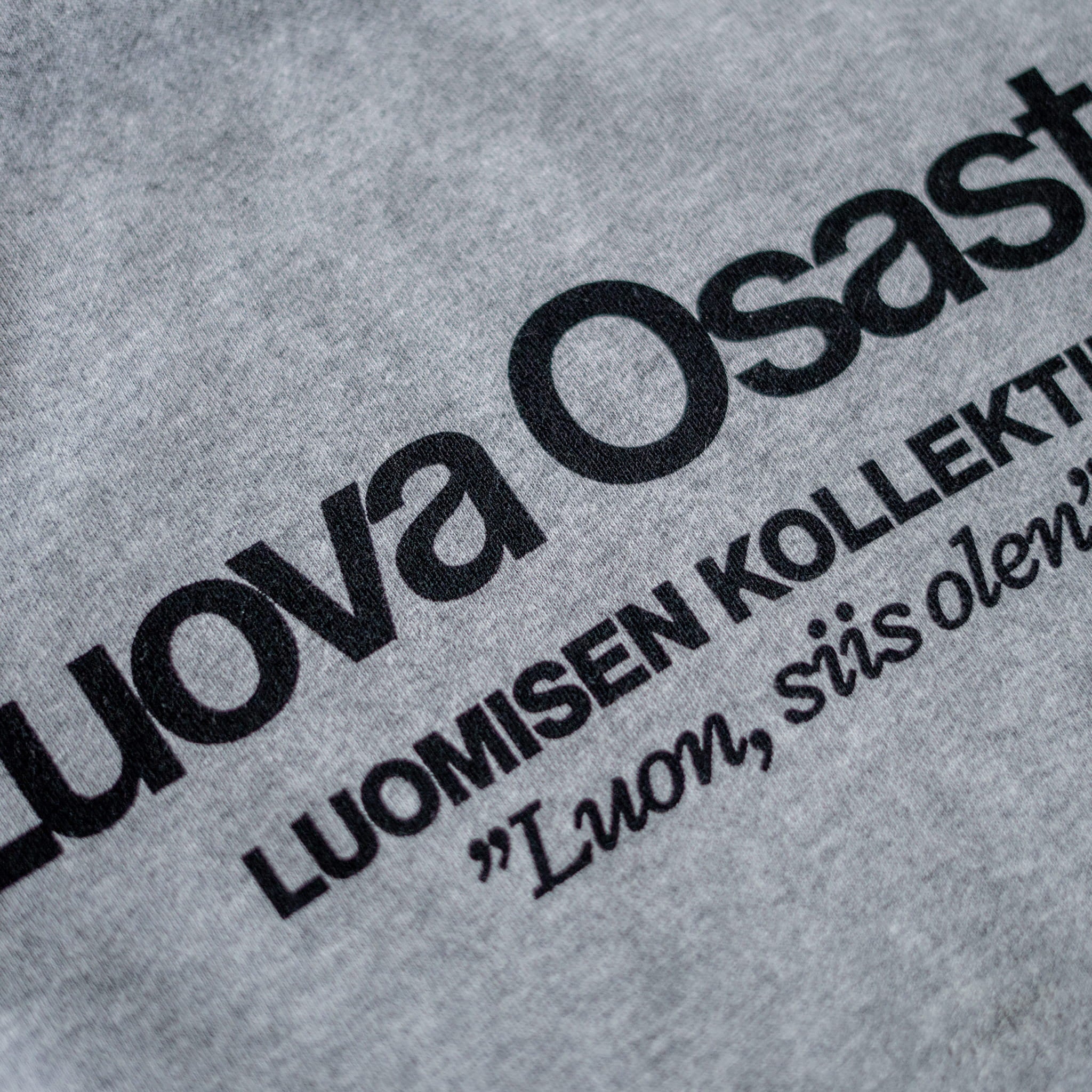 "Luova Osasto" huppari – Harmaa+Musta