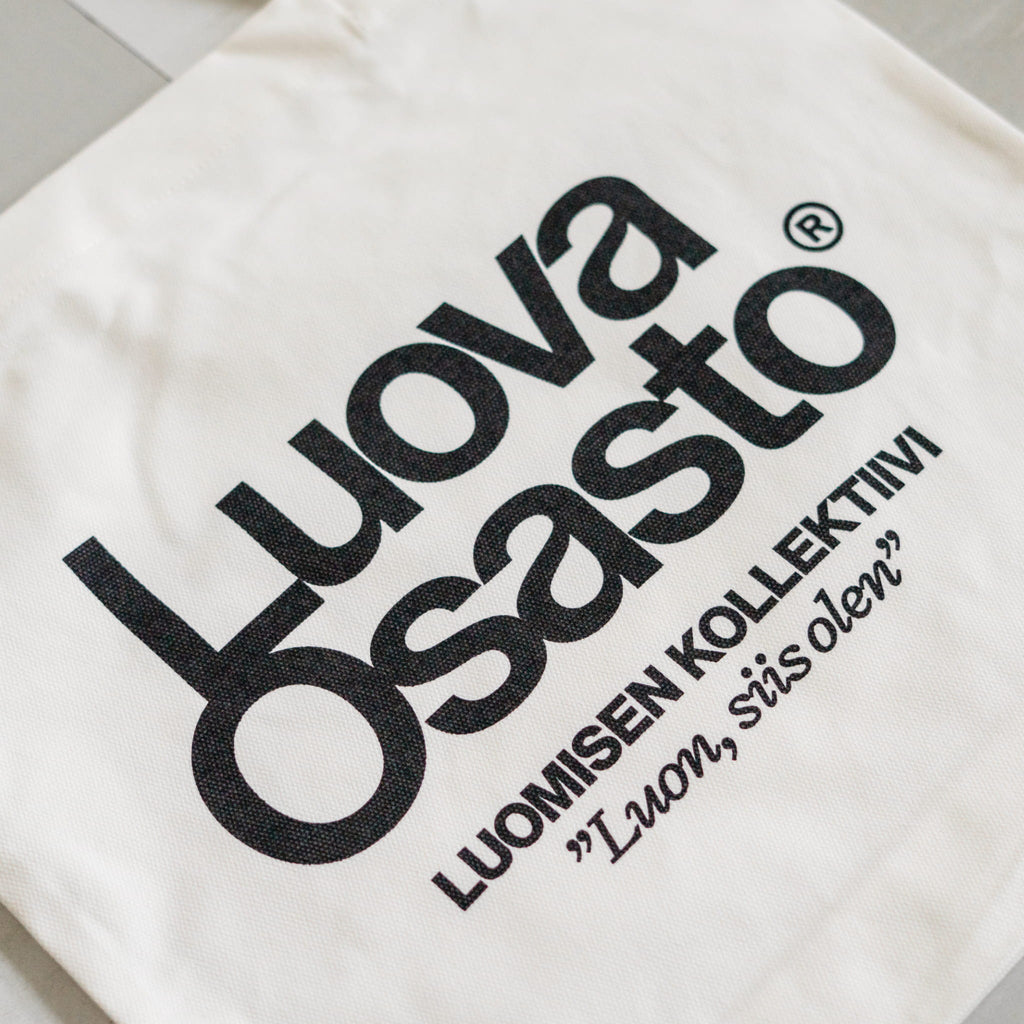 "Luova Osasto" kangaskassi – Musta